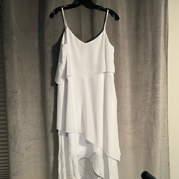 BCBG white flowy high-low dress in Large - Picture 10 of 10